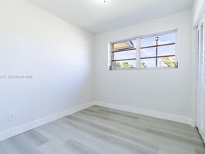 360 NW 199th St, Miami Gardens FL 33169