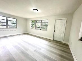 360 NW 199th St, Miami Gardens FL 33169