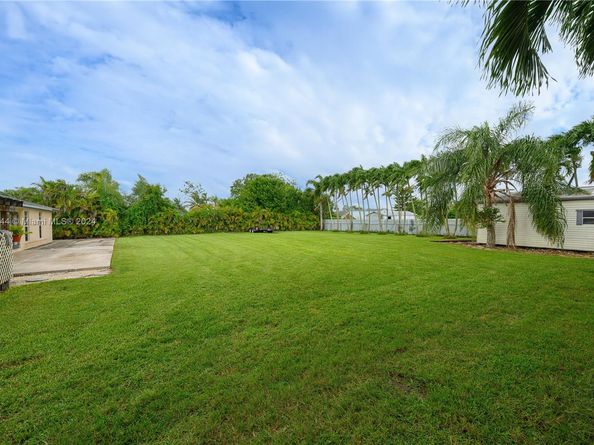 1442 NW 20th St, Homestead FL 33030