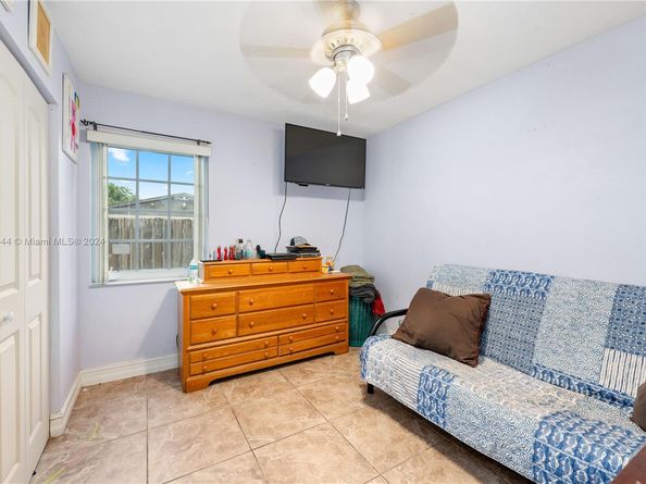 1442 NW 20th St, Homestead FL 33030