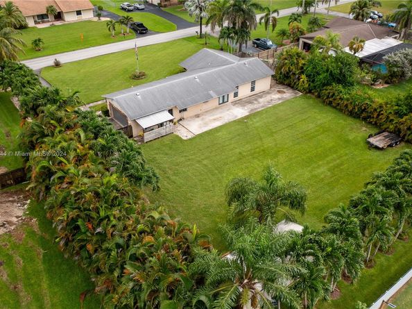 1442 NW 20th St, Homestead FL 33030