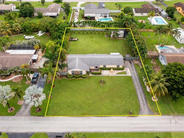 1442 NW 20th St, Homestead FL 33030