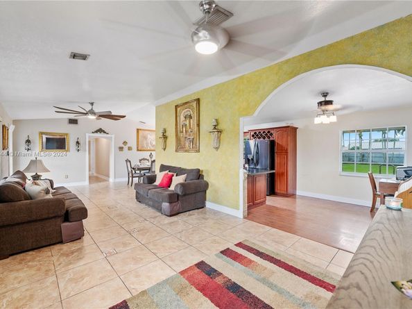 1442 NW 20th St, Homestead FL 33030