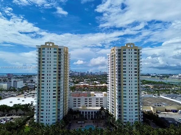 1745 E Hallandale Beach Blvd 303W, Hallandale Beach FL 33009