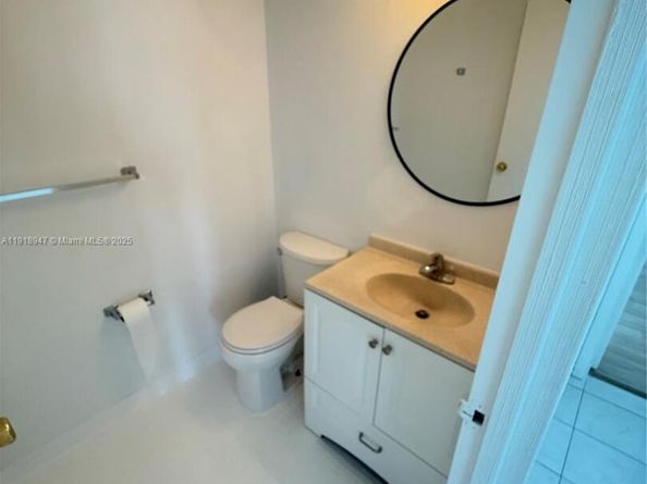 1000 Parkview Dr 701, Hallandale Beach FL 33009