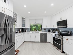 5000 Riviera Dr, Coral Gables FL 33146