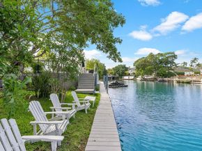 5000 Riviera Dr, Coral Gables FL 33146