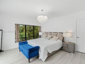 5000 Riviera Dr, Coral Gables FL 33146
