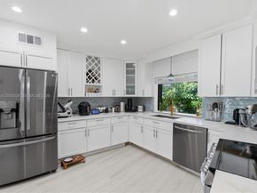 5000 Riviera Dr, Coral Gables FL 33146