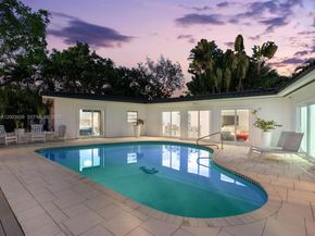 5000 Riviera Dr, Coral Gables FL 33146