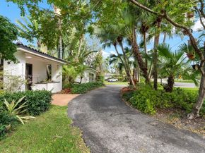 5000 Riviera Dr, Coral Gables FL 33146