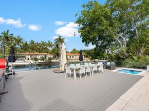 5000 Riviera Dr, Coral Gables FL 33146