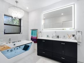 5000 Riviera Dr, Coral Gables FL 33146