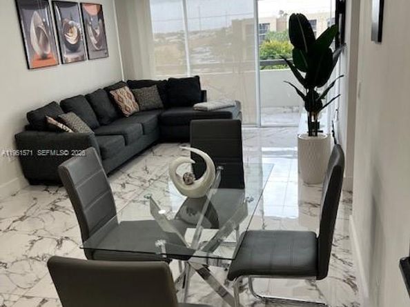 854 NW 87th Ave 405, Miami FL 33172