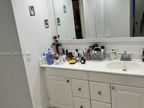 854 NW 87th Ave 405, Miami FL 33172