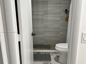 854 NW 87th Ave 405, Miami FL 33172