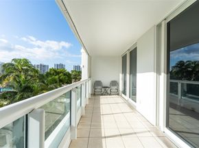 21055 Yacht Club Dr 605, Aventura FL 33180