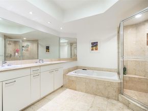 21055 Yacht Club Dr 605, Aventura FL 33180