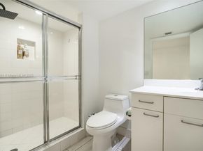 21055 Yacht Club Dr 605, Aventura FL 33180