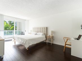 21055 Yacht Club Dr 605, Aventura FL 33180