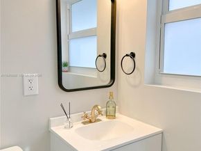 700 NW 18th St, Fort Lauderdale FL 33311