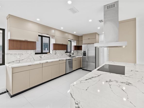 1200 Cleveland Rd, Miami Beach FL 33141