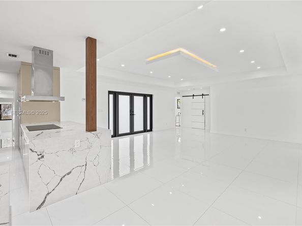 1200 Cleveland Rd, Miami Beach FL 33141