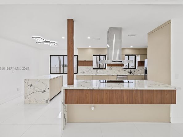 1200 Cleveland Rd, Miami Beach FL 33141