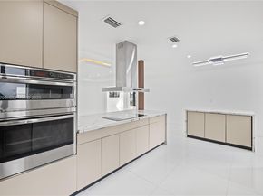 1200 Cleveland Rd, Miami Beach FL 33141