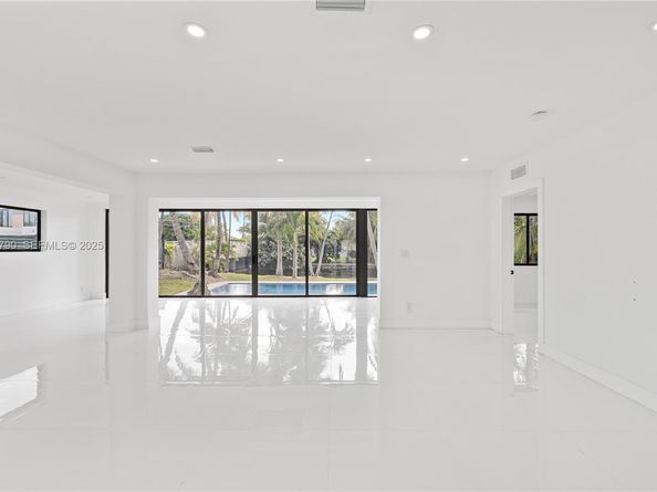 1200 Cleveland Rd, Miami Beach FL 33141