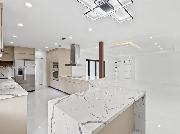 1200 Cleveland Rd, Miami Beach FL 33141