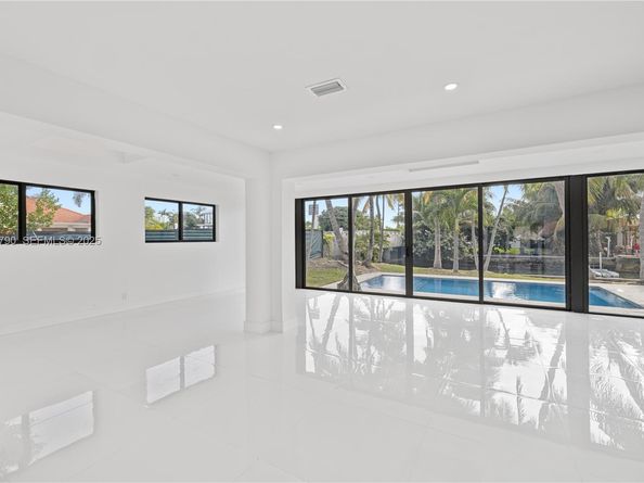 1200 Cleveland Rd, Miami Beach FL 33141