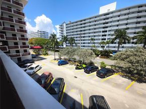 3660 NE 166th St 302, North Miami Beach FL 33160