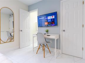 1762 NW 15th St, Miami FL 33125