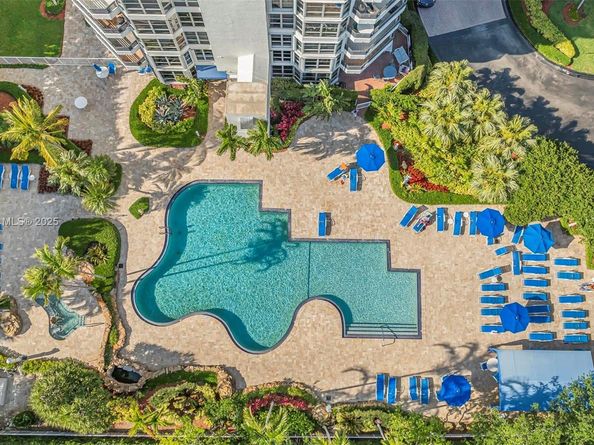 3500 Mystic Pointe Dr 604, Aventura FL 33180