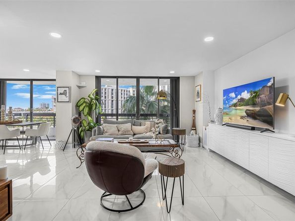 3500 Mystic Pointe Dr 604, Aventura FL 33180