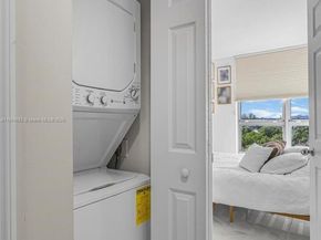 3500 Mystic Pointe Dr 604, Aventura FL 33180