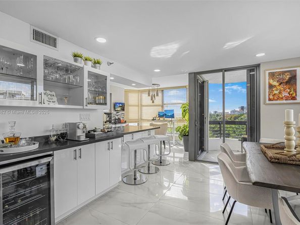 3500 Mystic Pointe Dr 604, Aventura FL 33180