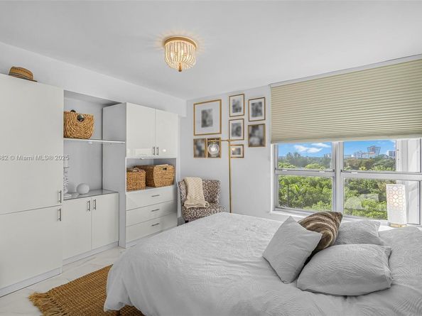 3500 Mystic Pointe Dr 604, Aventura FL 33180