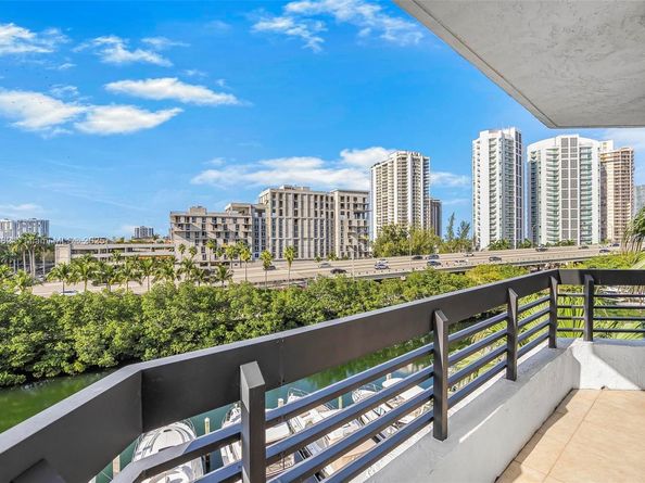 3500 Mystic Pointe Dr 604, Aventura FL 33180