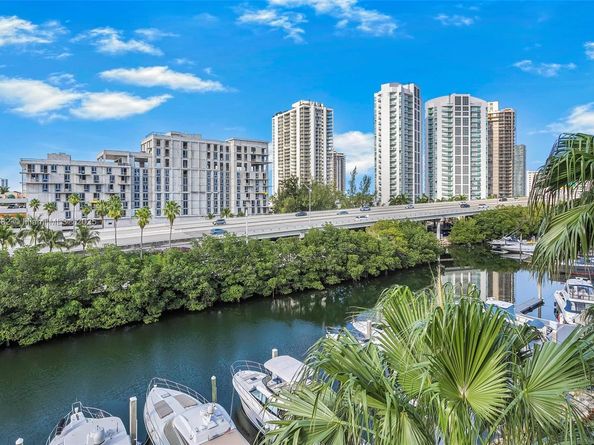 3500 Mystic Pointe Dr 604, Aventura FL 33180