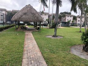 8121 SW 24th Ct 304, Davie FL 33324
