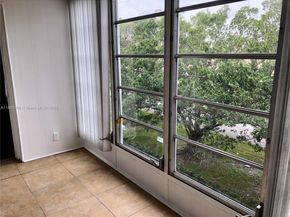 8121 SW 24th Ct 304, Davie FL 33324