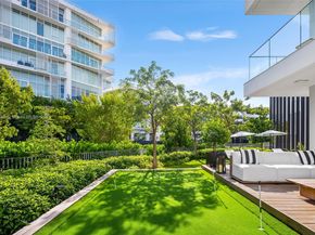 810 W 47th Ct - The Ritz Carlton Miami Beach, Miami Beach FL 33140