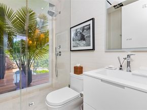 810 W 47th Ct - The Ritz Carlton Miami Beach, Miami Beach FL 33140