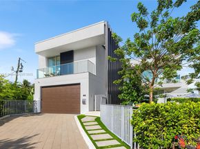 810 W 47th Ct - The Ritz Carlton Miami Beach, Miami Beach FL 33140