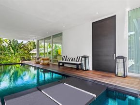 810 W 47th Ct - The Ritz Carlton Miami Beach, Miami Beach FL 33140