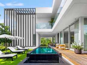 810 W 47th Ct - The Ritz Carlton Miami Beach, Miami Beach FL 33140