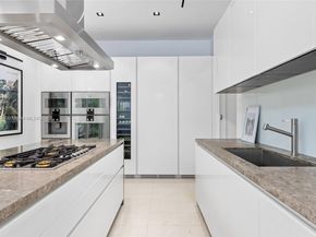 810 W 47th Ct - The Ritz Carlton Miami Beach, Miami Beach FL 33140