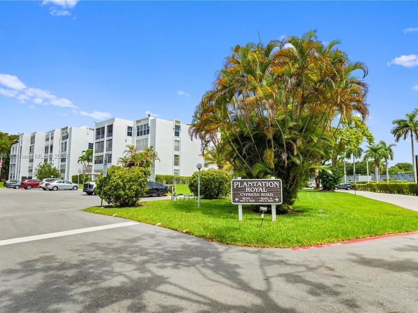 6901 Cypress Rd B18, Plantation, FL 33317 - For Sale